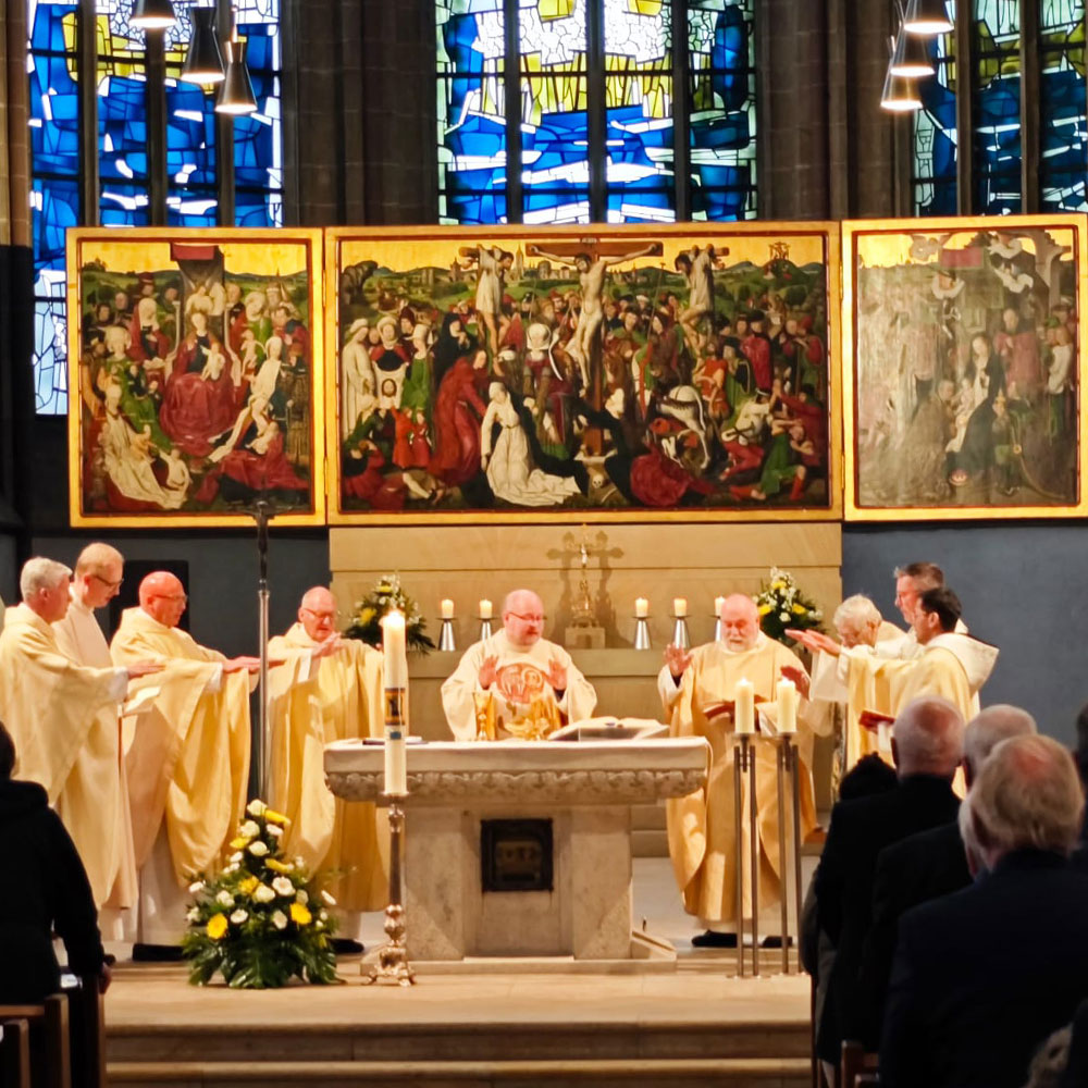 Thomas Müller feierte am Samstag (1. Juni) sein 25-jähriges Priesterjubiläum mit mehreren Konzelebranten in der Propsteikirche in Dortmund. Foto: privat